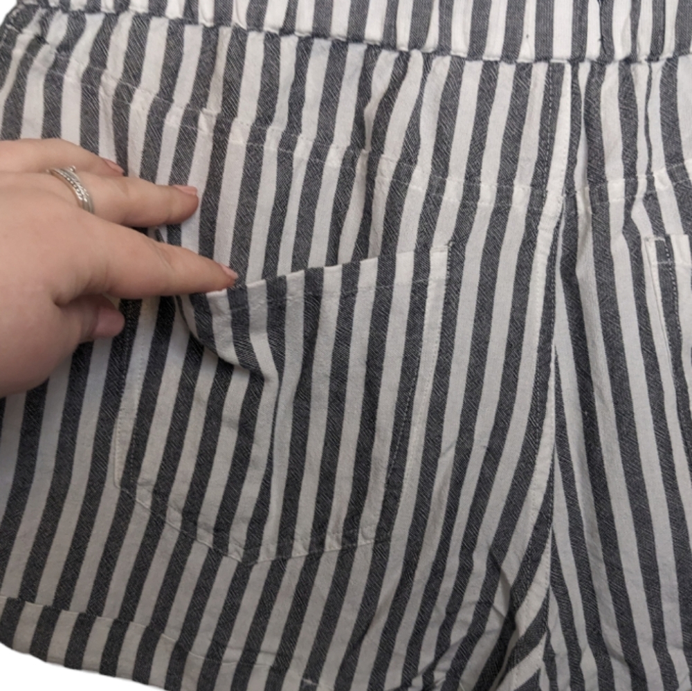 NWOT Volcom Women's Sunday Strut Engineer Stripe Short M - Picture 12 of 16